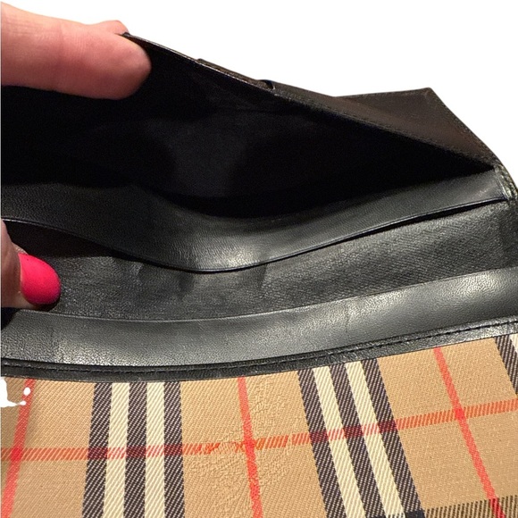 Burberry Nova Check Long Wallet. - Picture 5 of 5